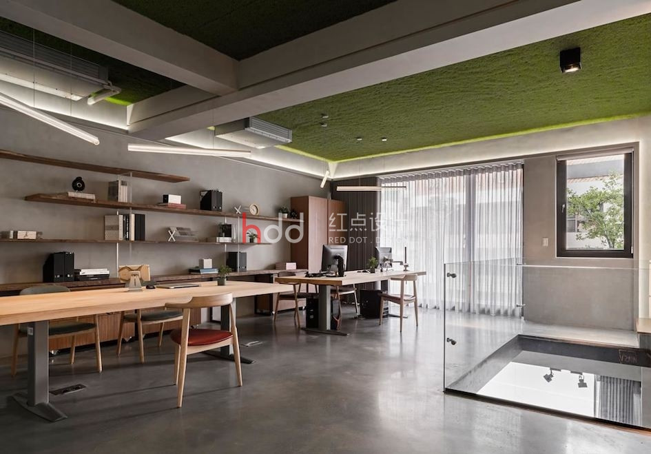 顛覆你的想像！綠草地 mix 工業(yè)風的超新奇辦公室-0.jpg