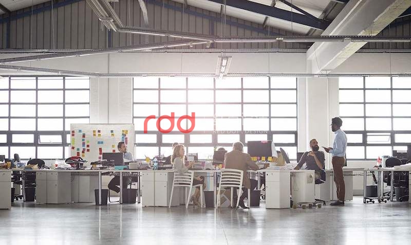 現(xiàn)代化的廣州辦公室裝修設(shè)計(jì)的特點(diǎn)在哪里?.jpg 現(xiàn)代化的廣州辦公室裝修設(shè)計(jì)的特點(diǎn)在哪里?.jpg