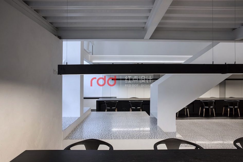 辦公室設計越簡約越能看清事物的本真-1.jpg 辦公室設計越簡約越能看清事物的本真-1.jpg